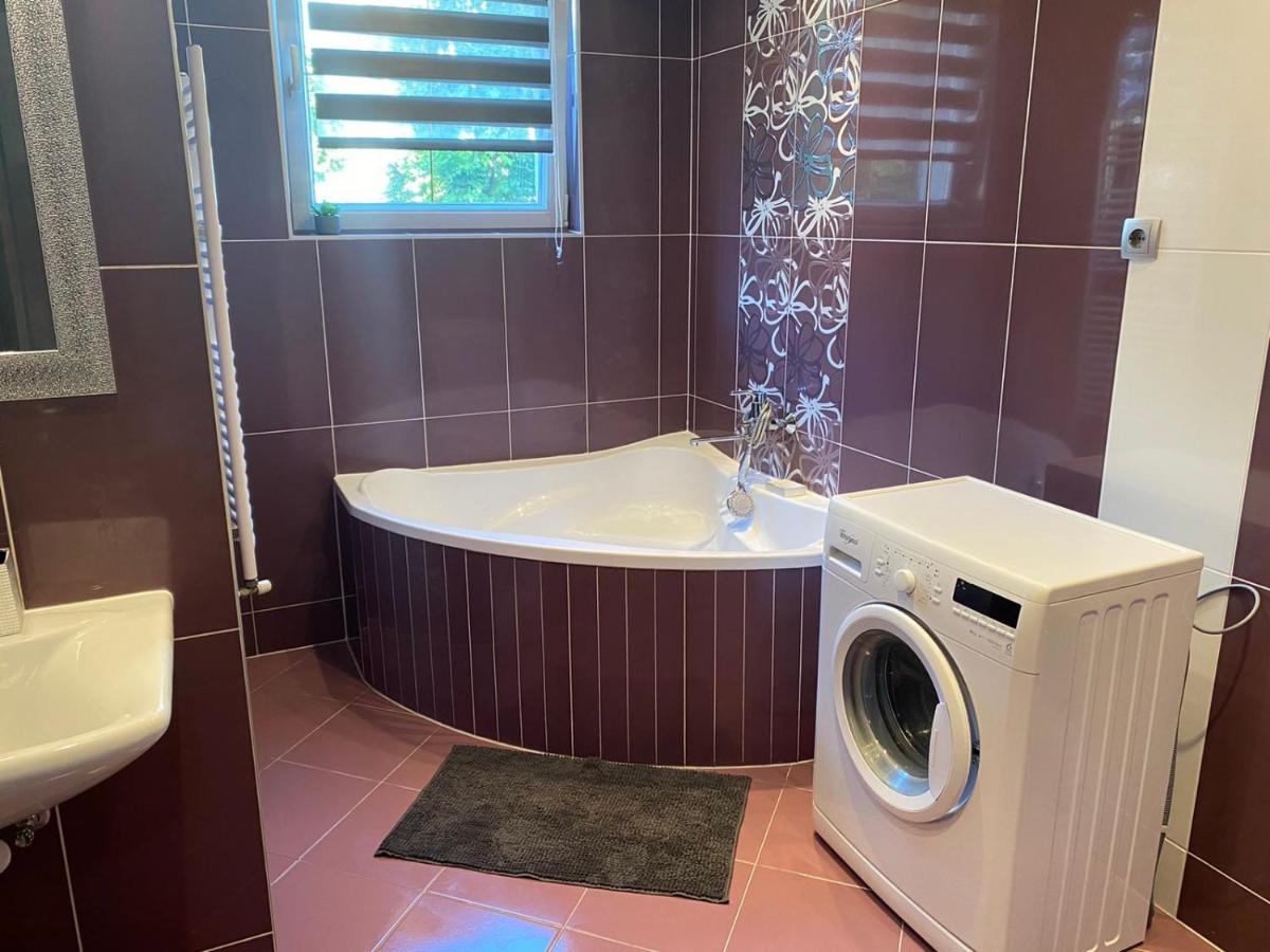 Gabrielle2 Apartman Ντέμπρετσεν Εξωτερικό φωτογραφία
