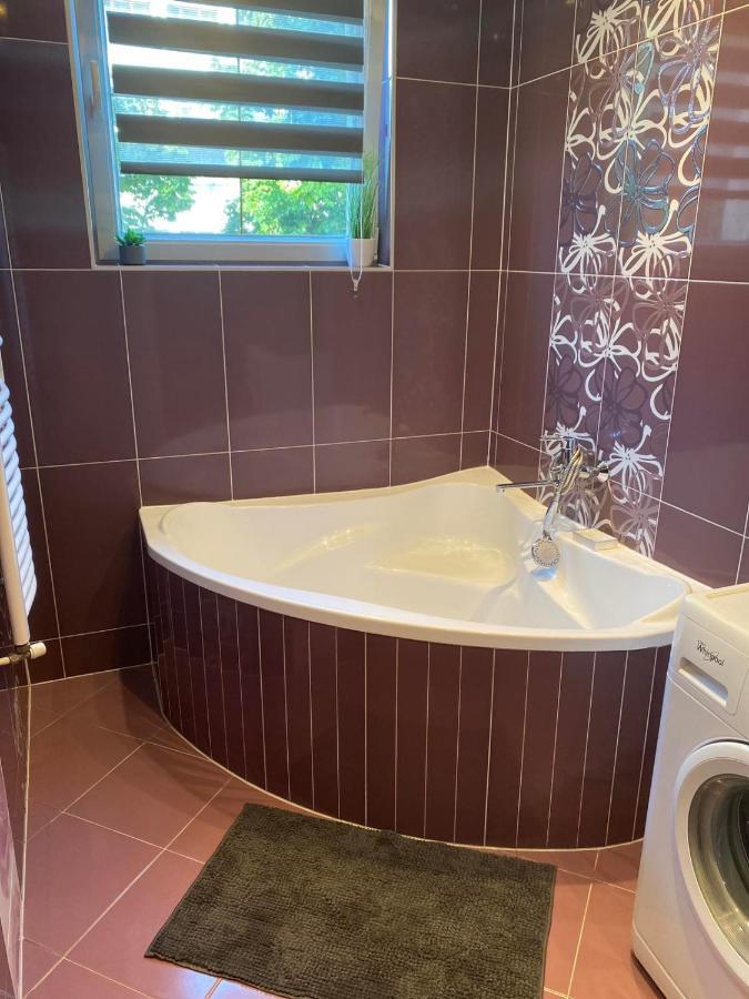 Gabrielle2 Apartman Ντέμπρετσεν Εξωτερικό φωτογραφία