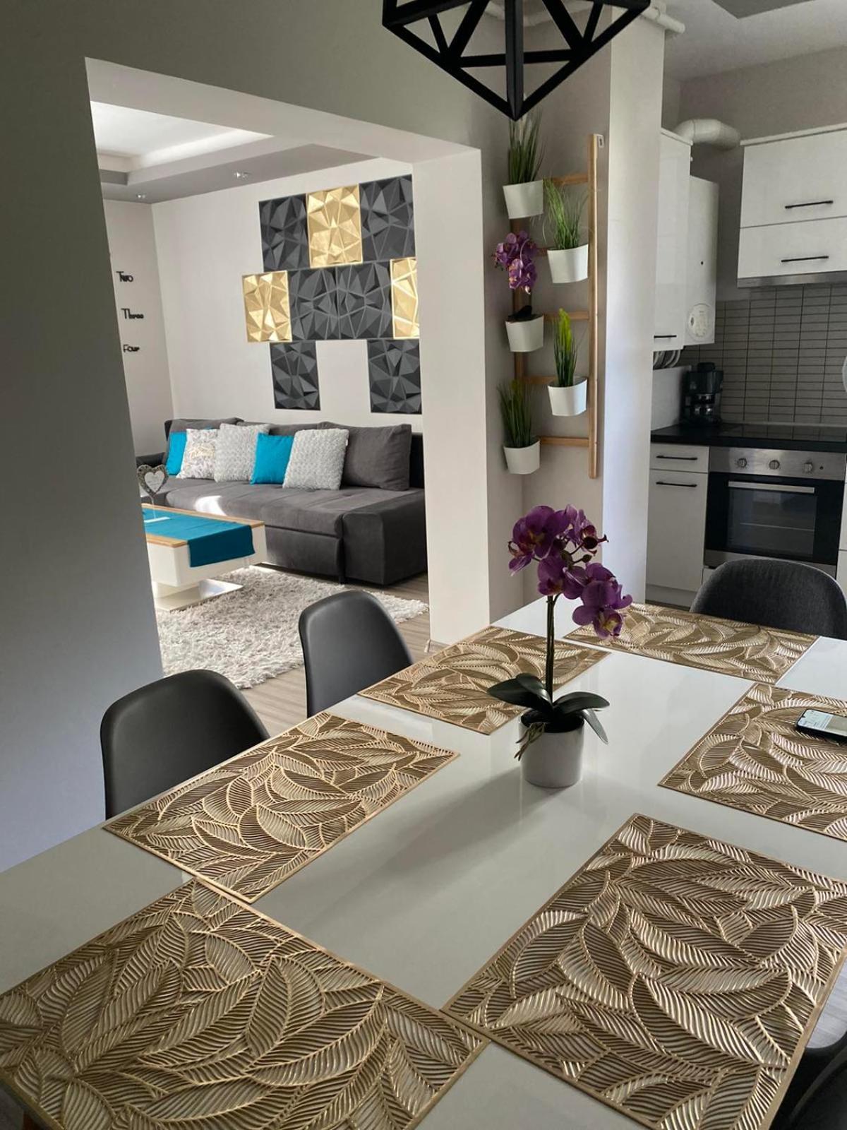 Gabrielle2 Apartman Ντέμπρετσεν Εξωτερικό φωτογραφία